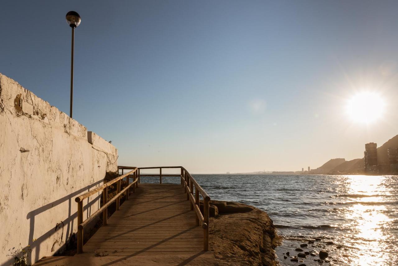 Modern sea front REEF APARTMENT Alicante Eksteriør billede
